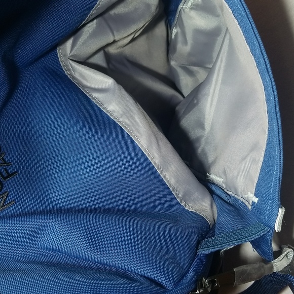 The north face Women's pivoter 22L backpack - Picture 11 of 14